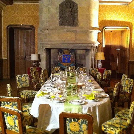 Bed & Breakfast Chateau De Busset