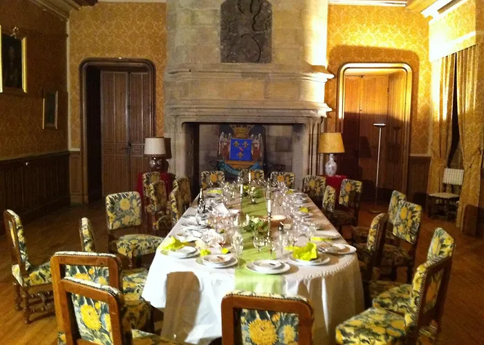 Bed & Breakfast Chateau De Busset